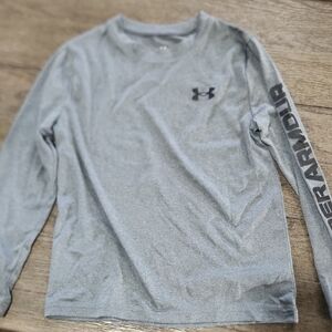 Boys size small Under Armour tech long sleeve